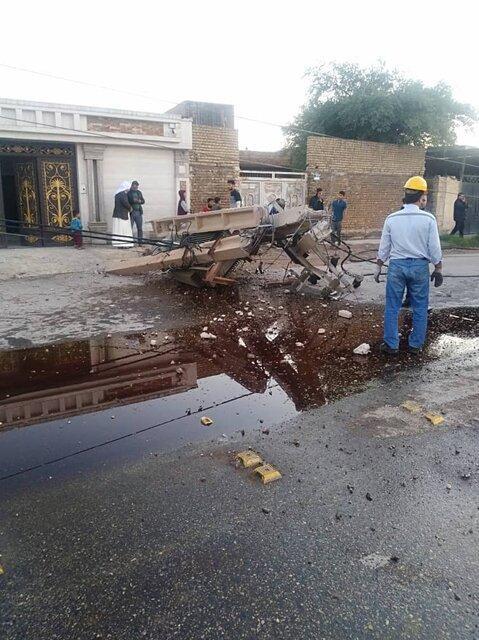 برخورد خودرو با شبکه برق در منطقه فرهنگ شهر اهواز برخورد خودرو با شبکه برق در منطقه فرهنگ شهر اهواز
