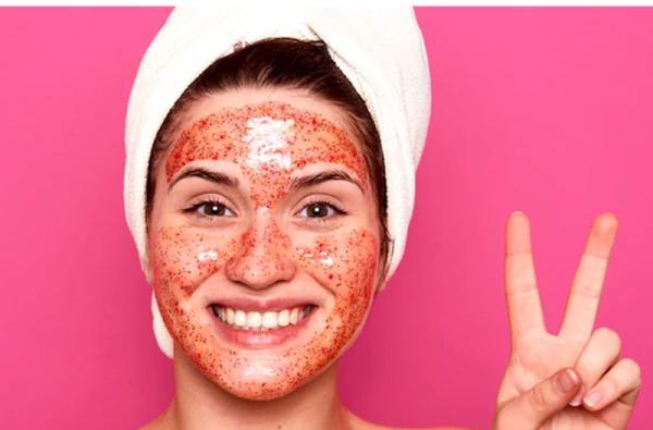 طرز تهیه 20 ماسک پوست انار برای لیفت و لک پوست و ضد ریزش مو